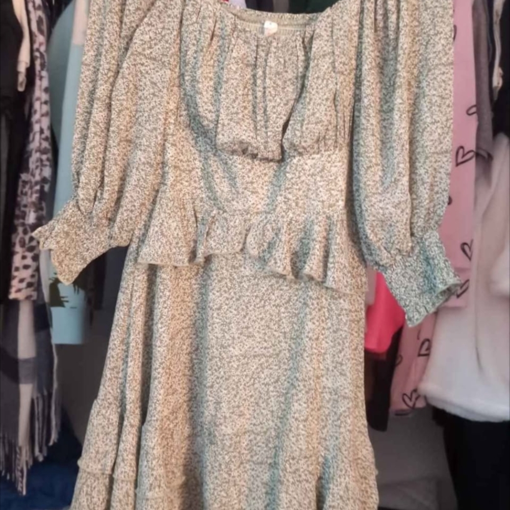 Elegant Green Floral Dress